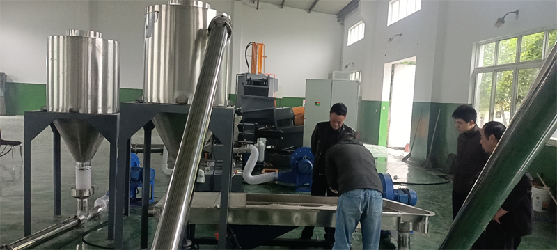 碳酸鈣高填充母粒造粒機(jī)_碳酸鈣